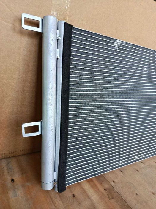 Радіатор кондиціонера Tesla M3 2017-2020