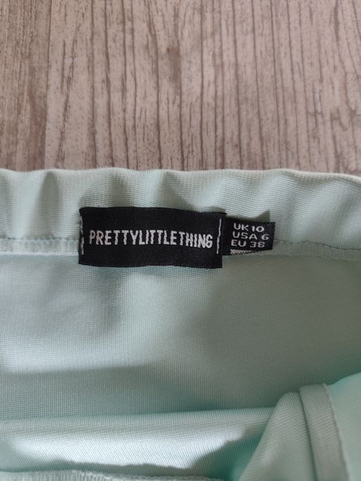 80. Spódnica MIDI Pretty Little Thing