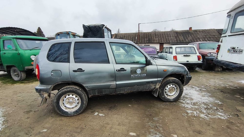 Автомобіль  Нива 21230 Шевроле