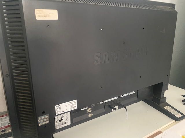 Monitor Samsung 320PX de 32"