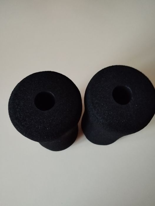 Валик/валік неопреновий для тренажерів 135*70мм.