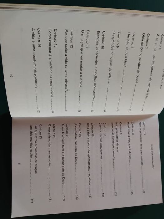 Livro “Mais Feliz Que Deus”