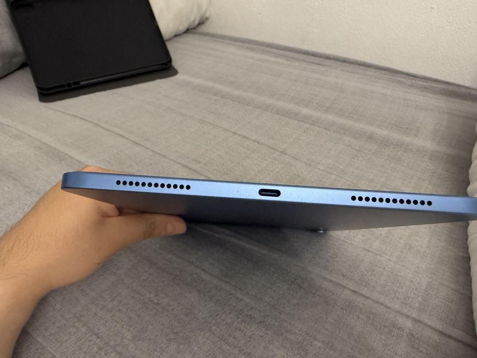 Tablet APPLE iPad 11" 11 gen. 2025 128 GB Wi-Fi Niebieski