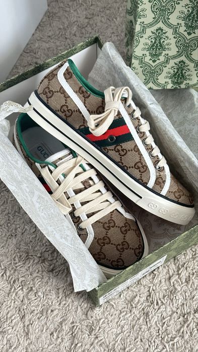 Ліквідація залишків ціна нижче собівартості кеди 38р остання пара