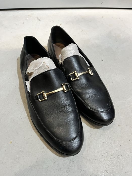 Mokasyny damskie czarne skórzane ze złotą klamrą Lasocki r. 39