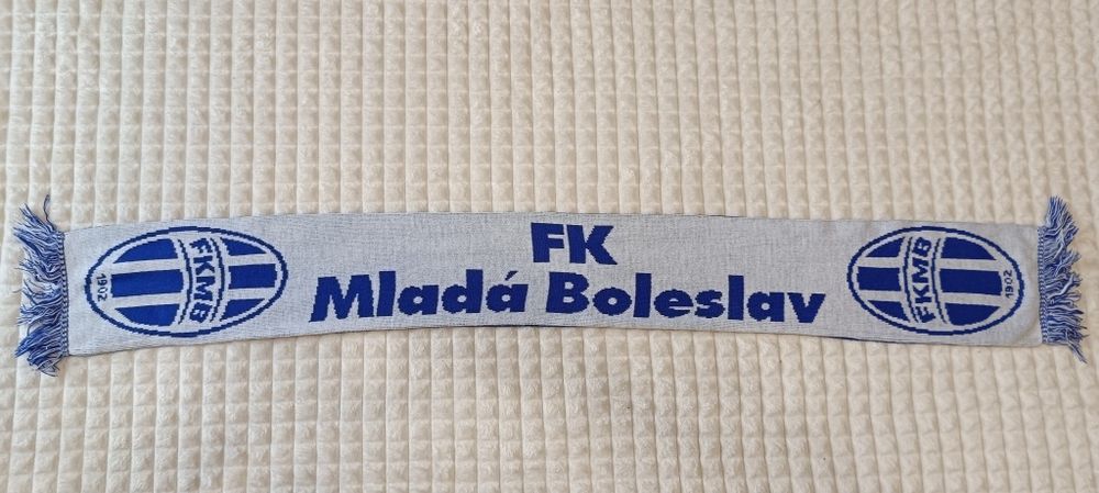 FK Mlada Boleslav szalik piłkarski sportowy używany