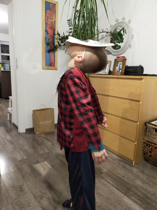 Kostium, strój Wilkołak, idealny na Halloween to.122-128cm