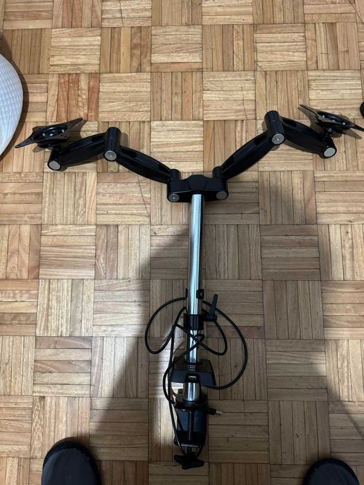 Suporte Duplo Monitores ARCTIC Z2 Pro com Hub USB