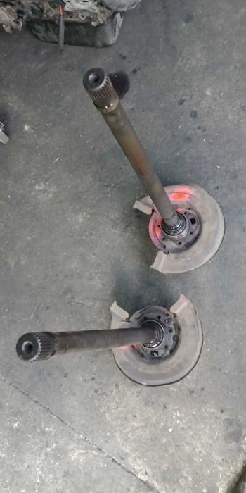 Полуось ліва, права Мерседес Спрінтер, Фольксваген ЛТ 35