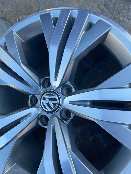 Диски, титани 3g0601025bk VW 5,112 R18 поштучно диск vw 5.112