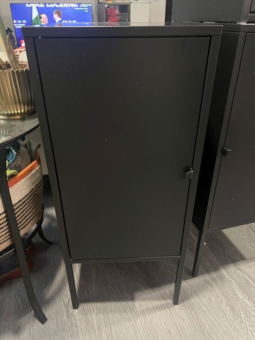 Combinação móveis IKEA metal preto