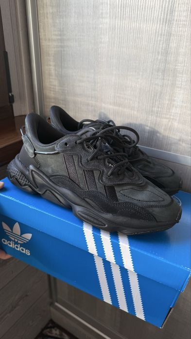 Продам кросівки Adidas ozweego, оригінал