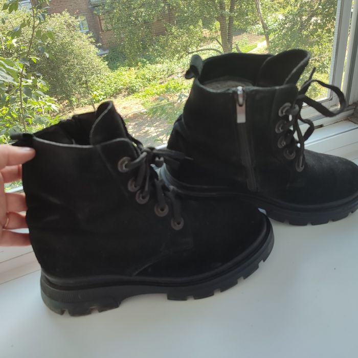 Ботинки замшеві жіночі