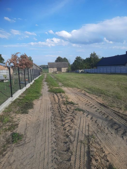 Sprzedam działkę budowlaną 1750m2