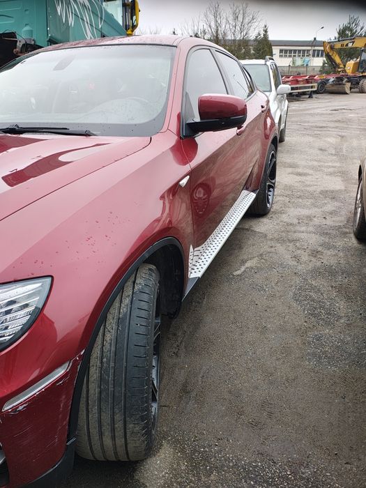 BMW X6 uszkodzony