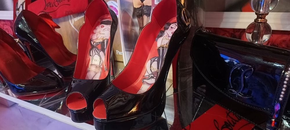Christian Louboutin 40 26cm model limitowany