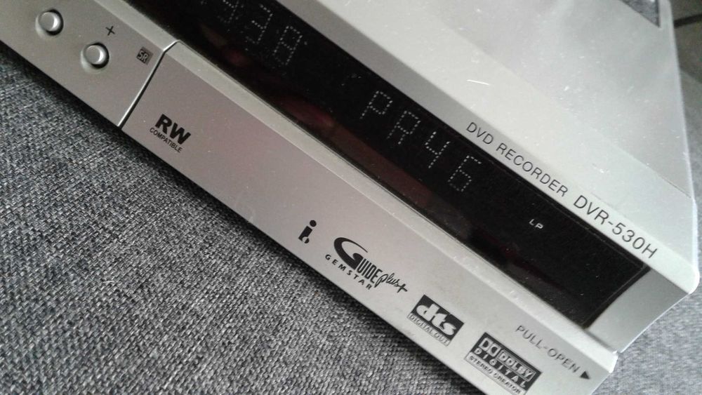 Pioneer DVD Recorder DVR-530H-AV с пультом