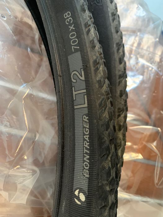 BONTRAGER Bike tyres x2 - 700x38 gravel