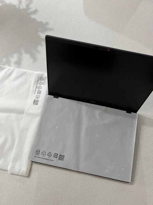 ASUS Vivobook 16 F1607QA