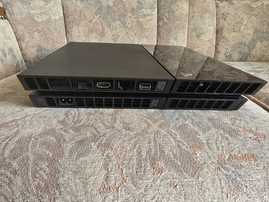 Konsola Sony PlayStation PS4. Zadbana. 500GB. Plomby Oryginalne .