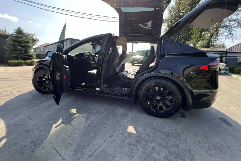 Tesla Model X 2020