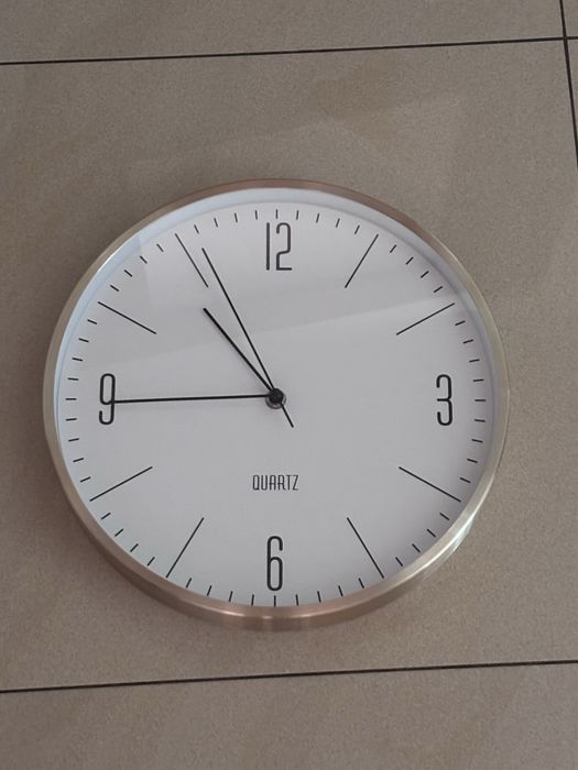 złoty zegar nowy