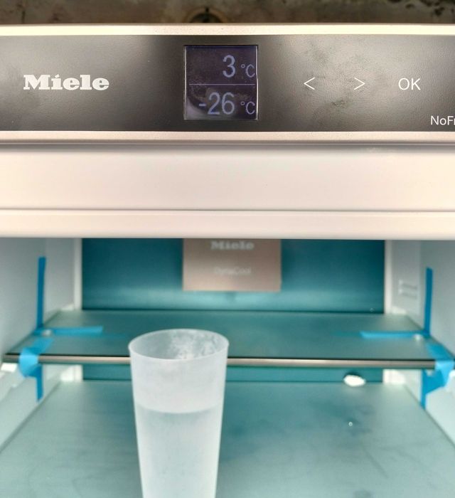 Frigorífico combinado Miele modelo KFN4799AD