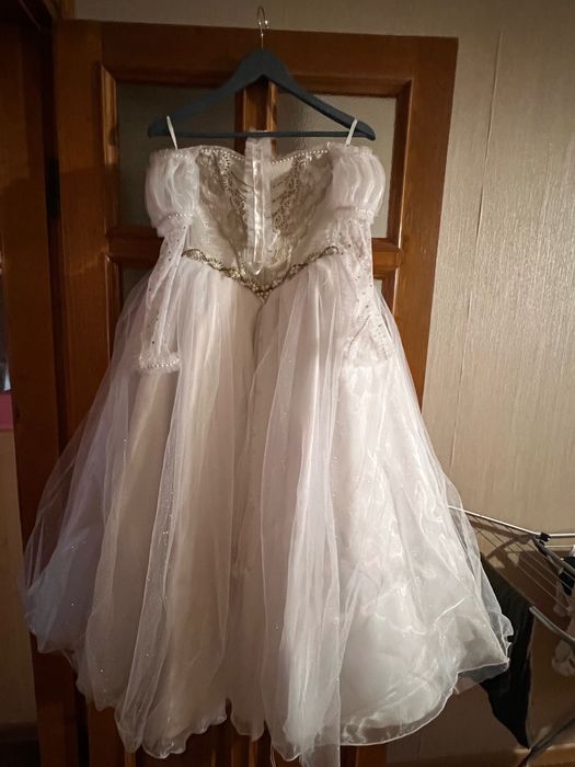 Продам шикарные платья