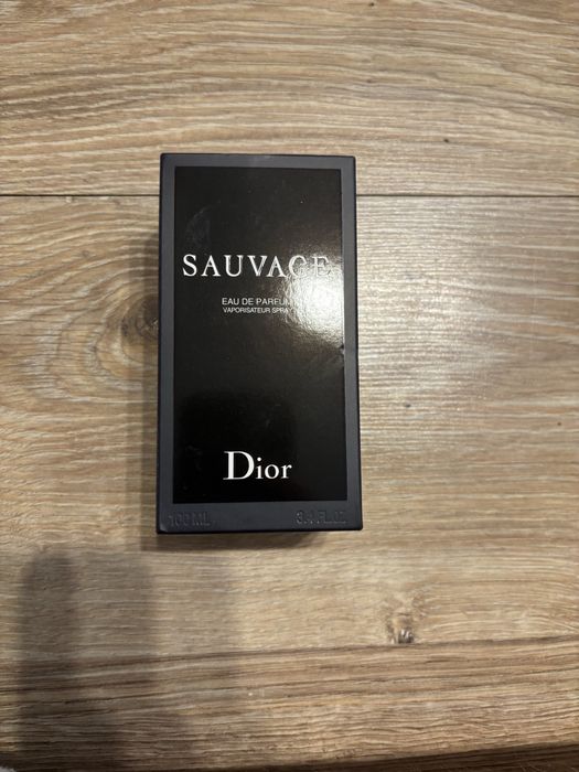 Perfum Dior sauvage Eau De perfum