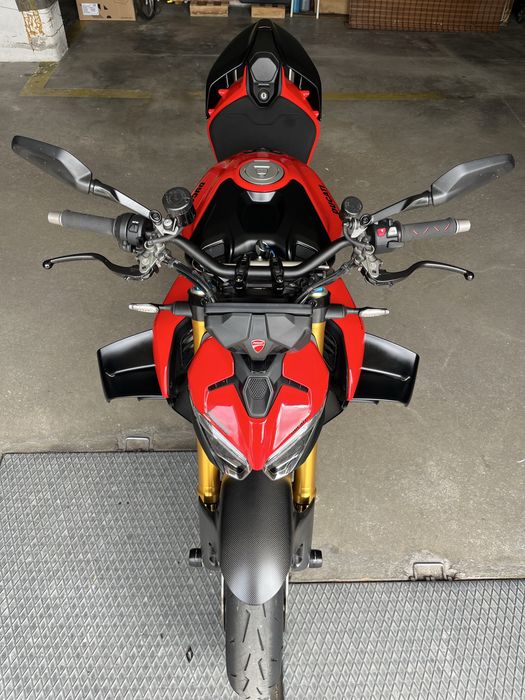 DUCATI Streetfighter V4S  2025