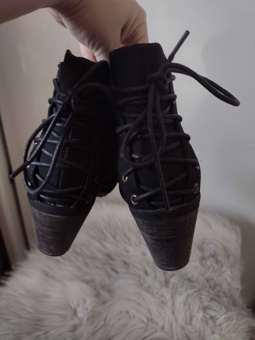 Czarne Botki z wiązaniem 38 39
