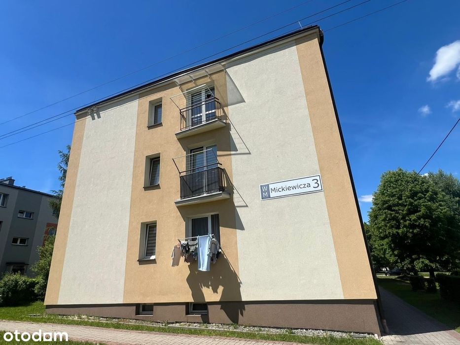 Przestronne M-3 w centrum Poręby, balkon