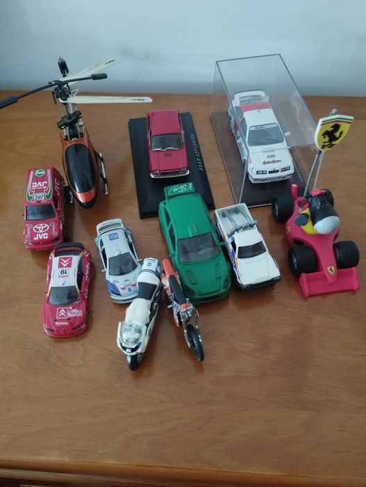Mini carrinhos de coleção
