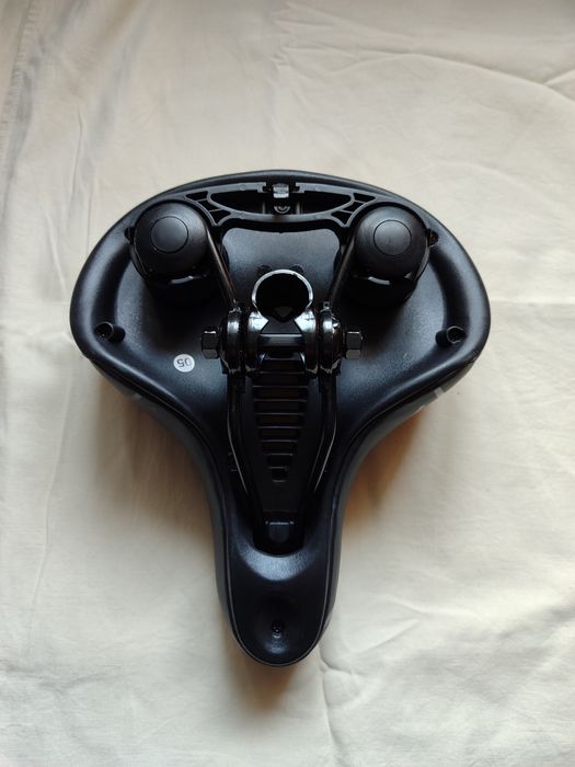 Сидіння велосипедне.