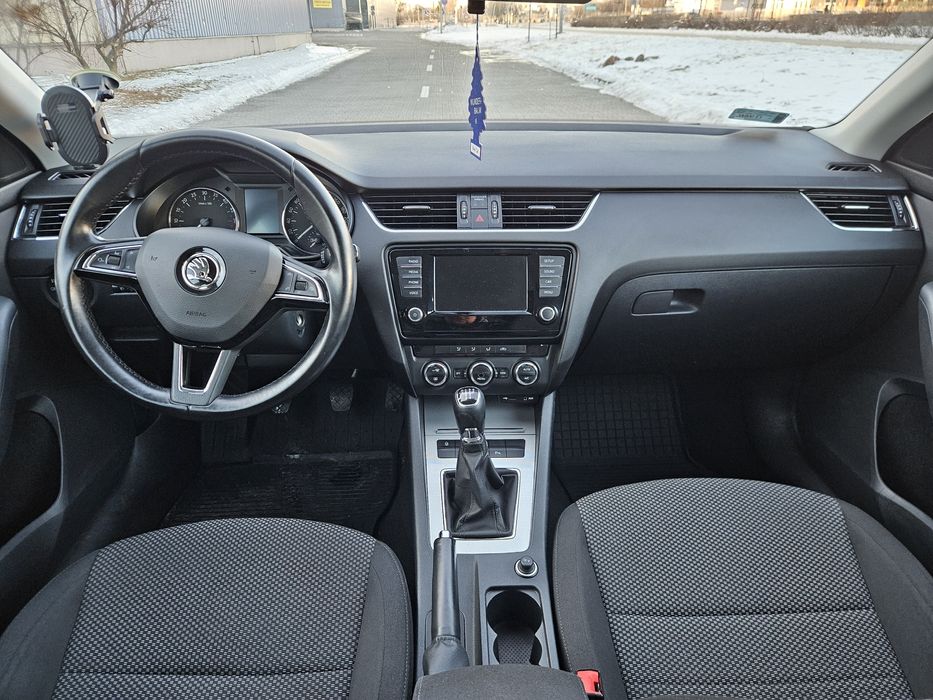 Skoda Octavia 3 Kombi 1.6 TDI Rok 2015 Parktronik Przebieg 169500 km