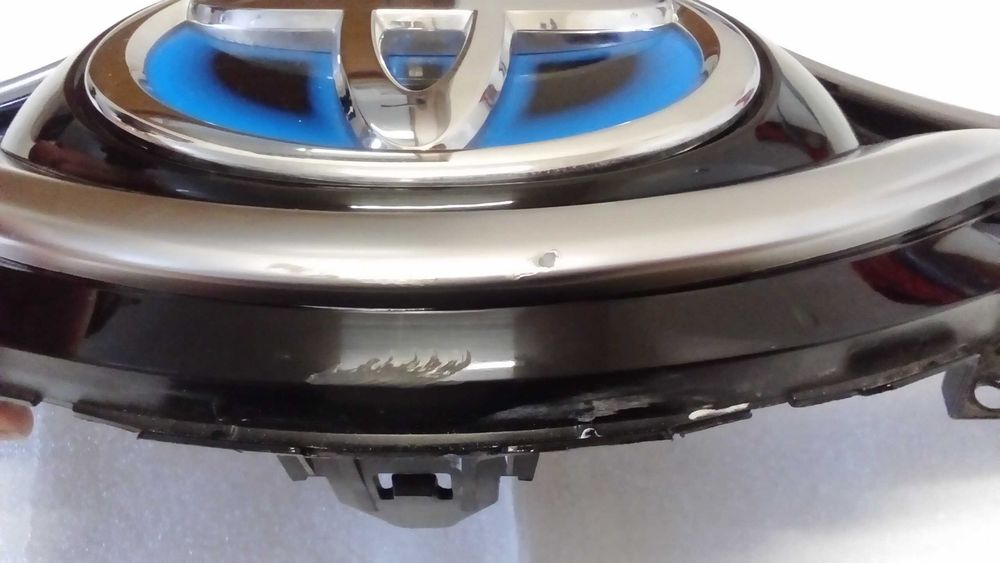 Toyota Yaris III FL Hybrid 2014–2017 – grill + reflektor lewy i prawy