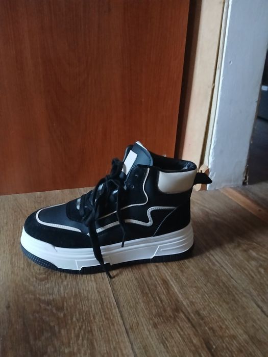 Ботинки сапоги кеди кросівки зимові