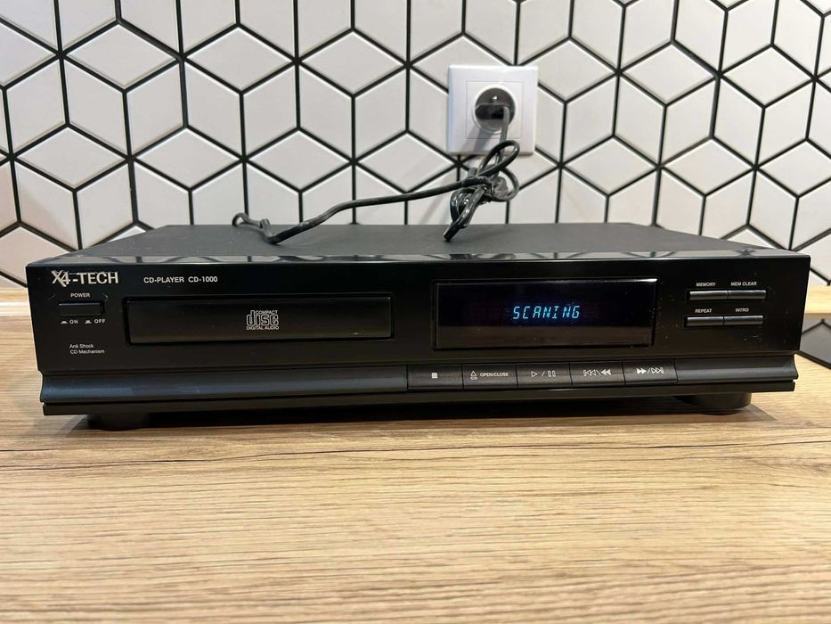 Odtwarzacz Płyt CD X4-Tech CD1000 Uszkodzony