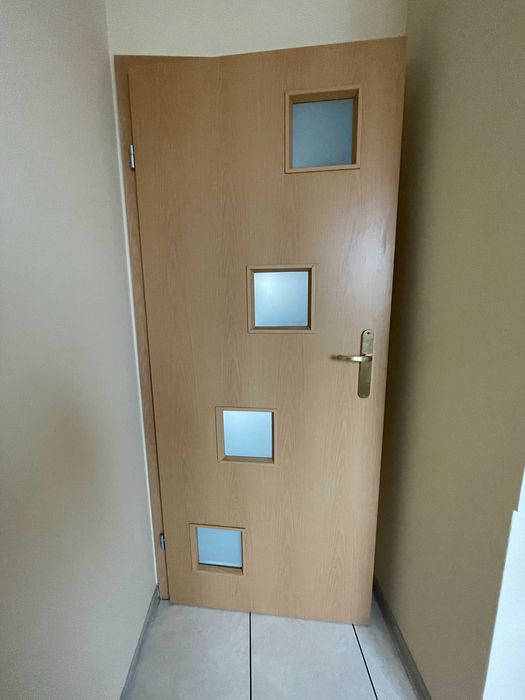 Sprzedam Drzwi z Futrynami