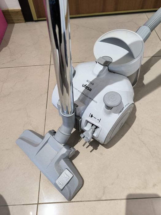 Aspirador Ufesa AS2300