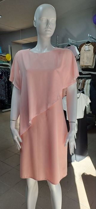 Продам сукні не дорого.