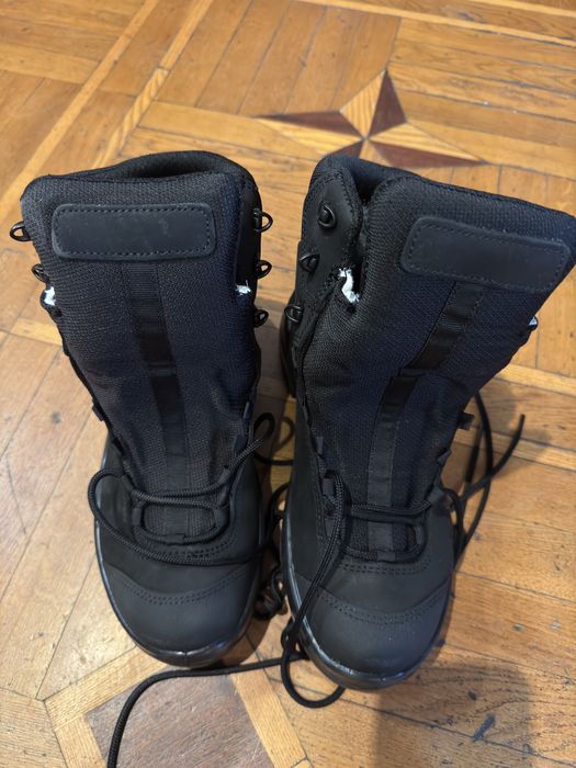 Зимові чорні тактичні черевики взуття розмір 43 нові устілка 27,7 см