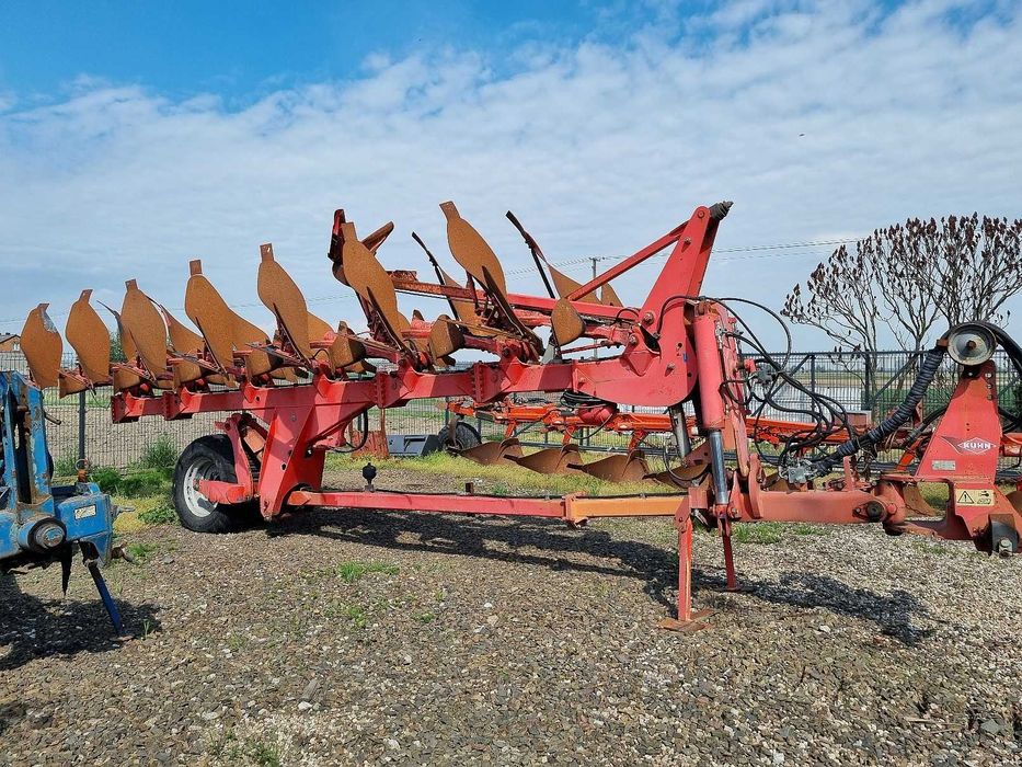 Pług Kuhn Vari Timer 180 7 korpusów vario przedpłużki z Niemiec