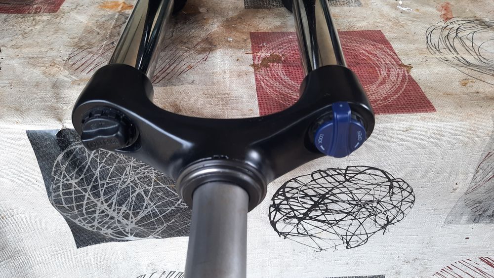 Urgente Suspensão de bicicleta elétrica 27,5 da marca  SUNTOUR