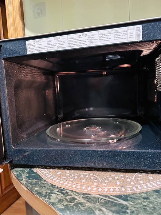 Мікрохвильова піч Samsung, гарний стан.