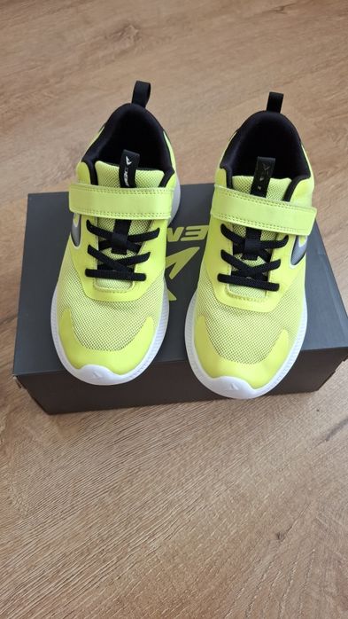 Кросівки  для  бігу TURBO BASE B