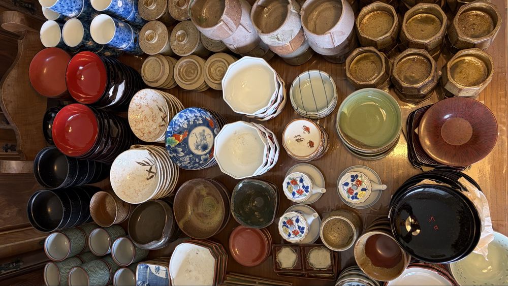 Japanese Dinnerware Set486259522536755202