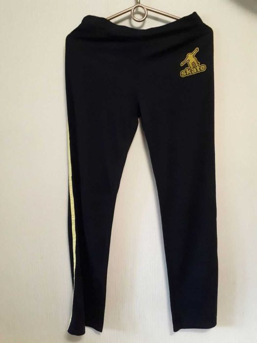 Спортивные трикотажные брюки черные. Брюки спортивные черные размер S