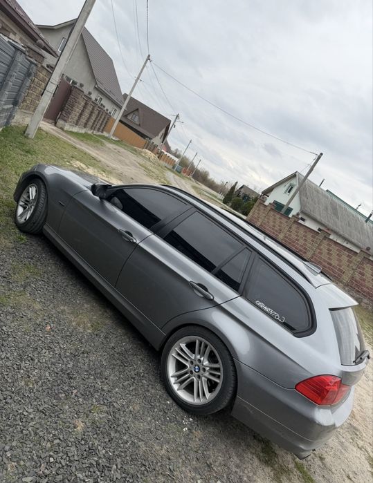 БМВ е91 320d 2010