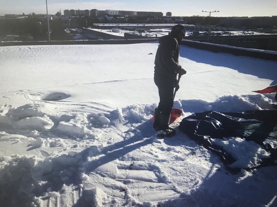 Odsniezanie dachow, obiektow przemysłowych, parkingow, posesji